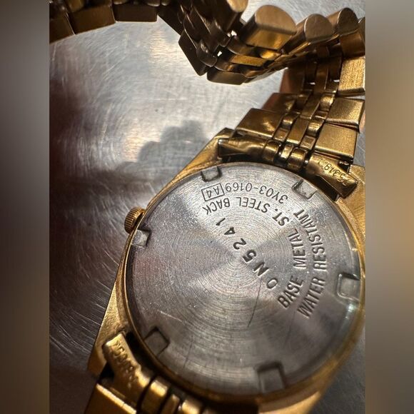 Vintage Seiko Gold-Tone Day-Date
Watch - Needs Battery - Picture 3 of 17